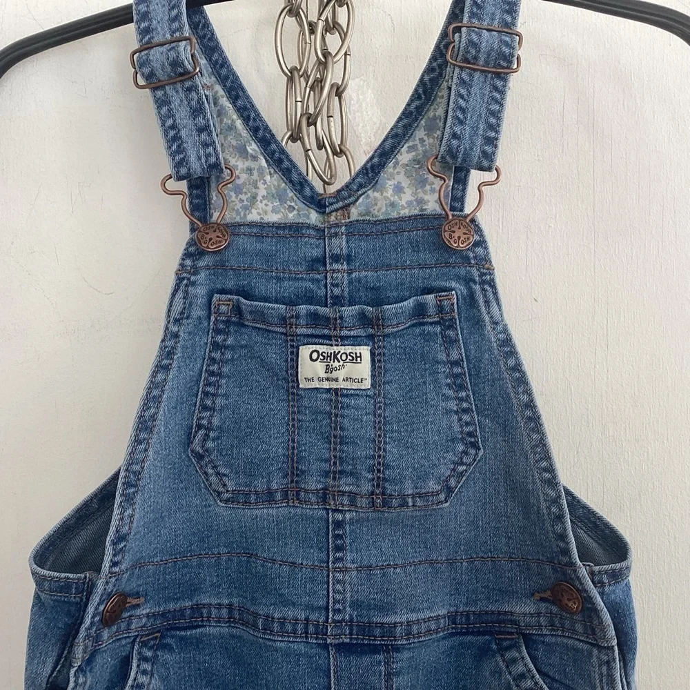 Osh Kosh light wash medium weight denim overalls with front + back logos Sz 5t